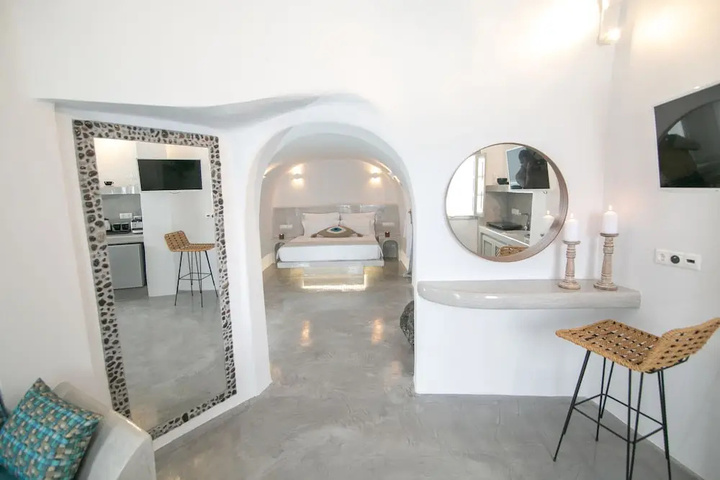 Kaleidoscope Santorini Luxury Cave Houses