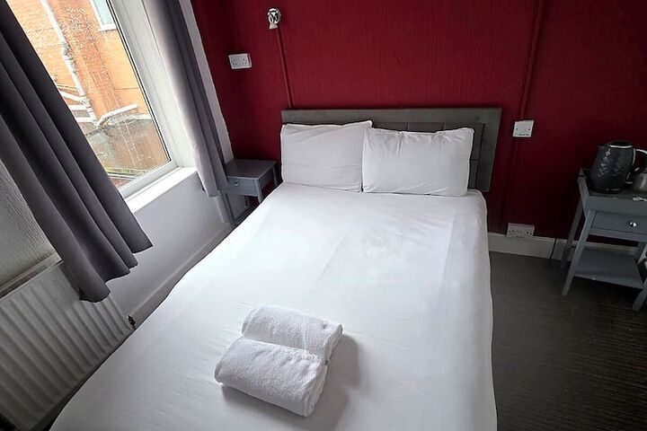 Room 52 of 112