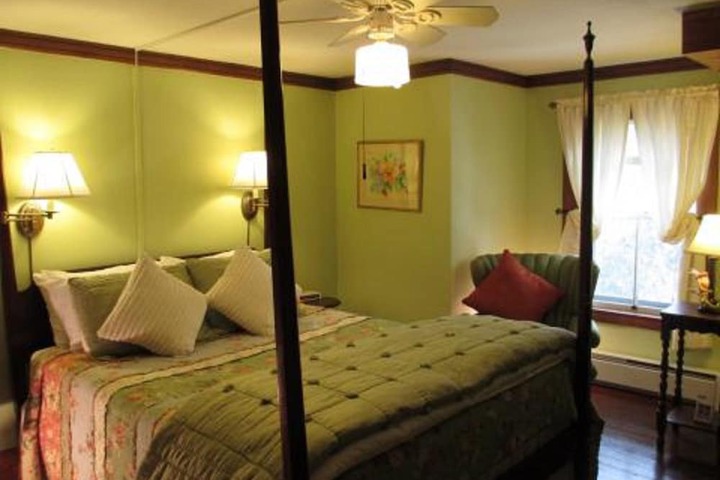 Room 10 of 89