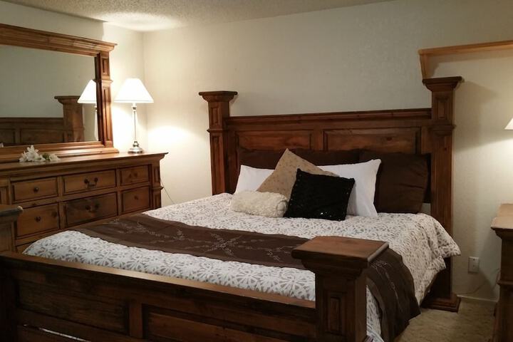 Sleep like a King Day Sleepers HDTV WD Long Term in Klamath Falls, OR
