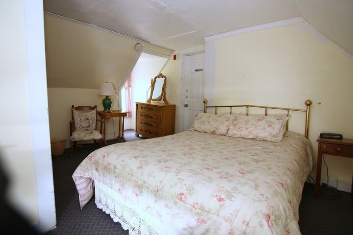 Room 58 of 165