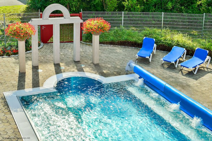 Hotel Pool