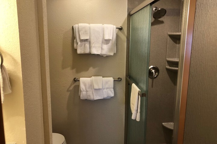 Room 27 of 49