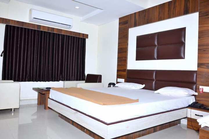 Room 7 of 24