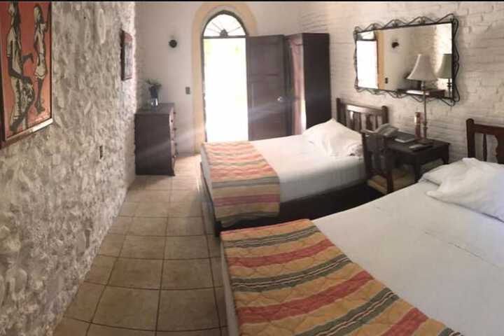 Room 9 of 38