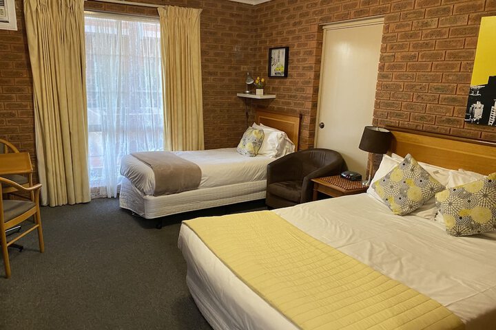 Room 21 of 40