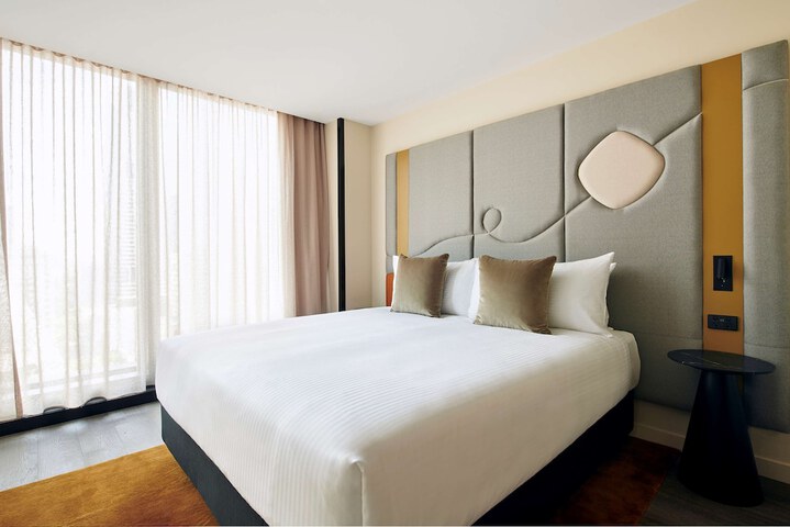 Room 18 of 95
