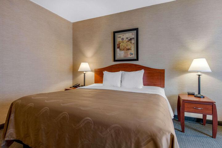 1 King Bed (21 of 23)
