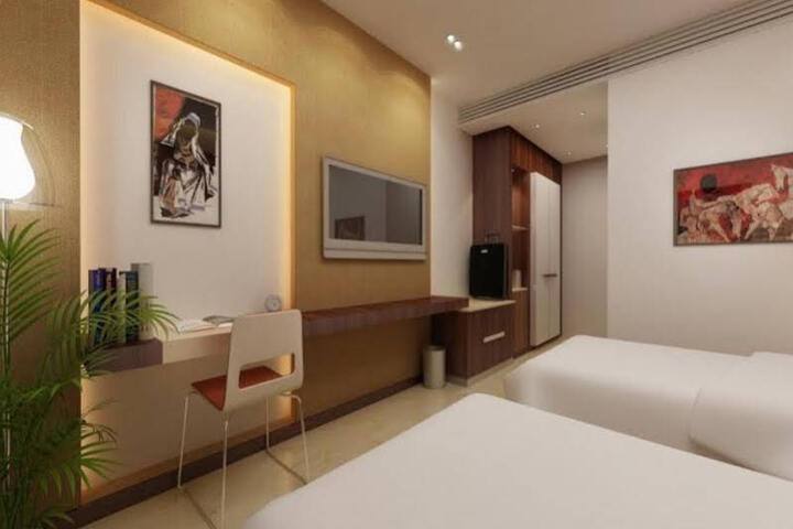 Room 1 of 5