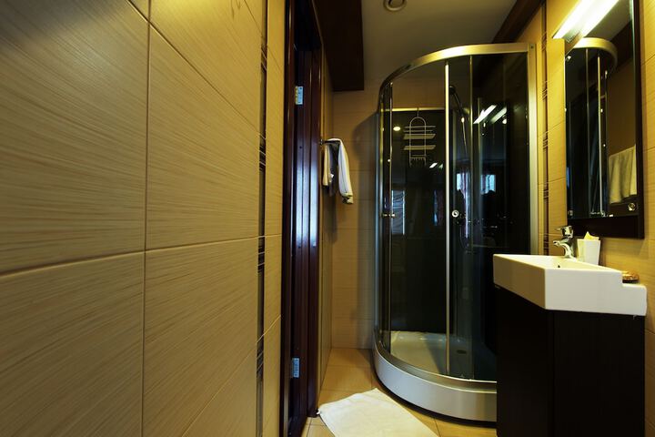 Room 15 of 31