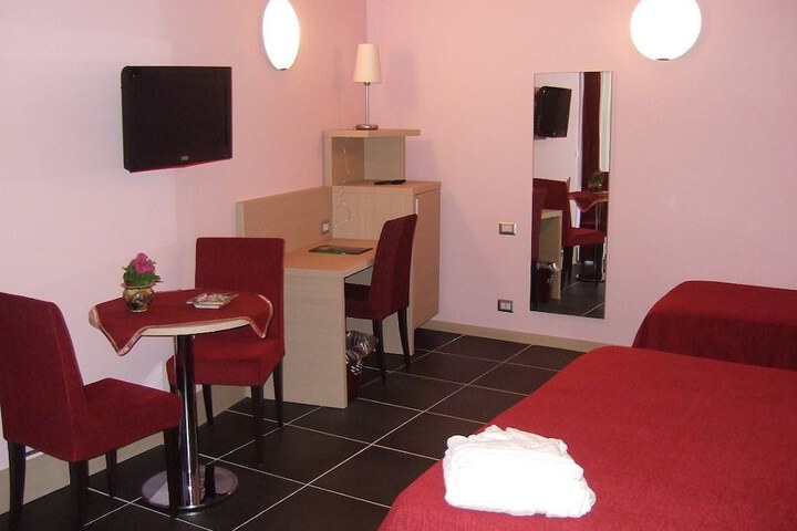 Room 32 of 93