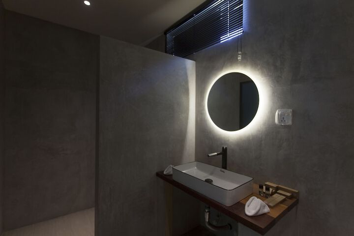 Room 57 of 105