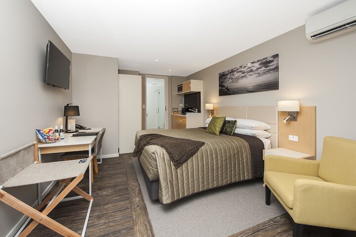 Room 15 of 63