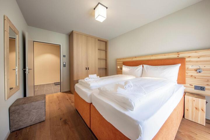 Room 32 of 111