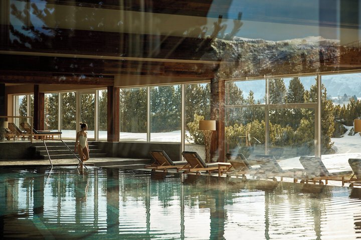 Pools & Facilities