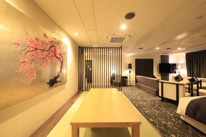 Room 33 of 54