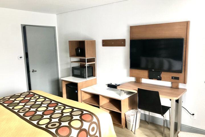 Room 57 of 76