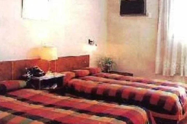 Room 5 of 15