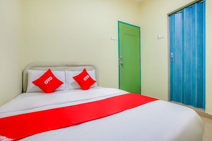 Room 13 of 21