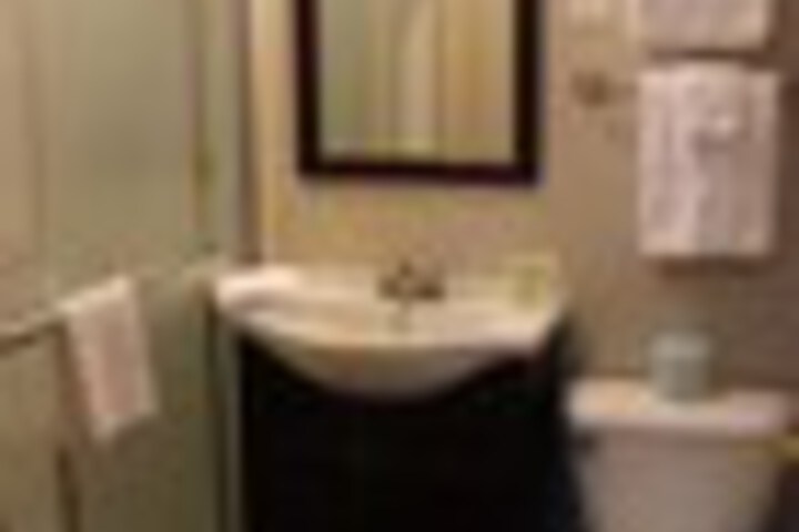 Room 383 of 504