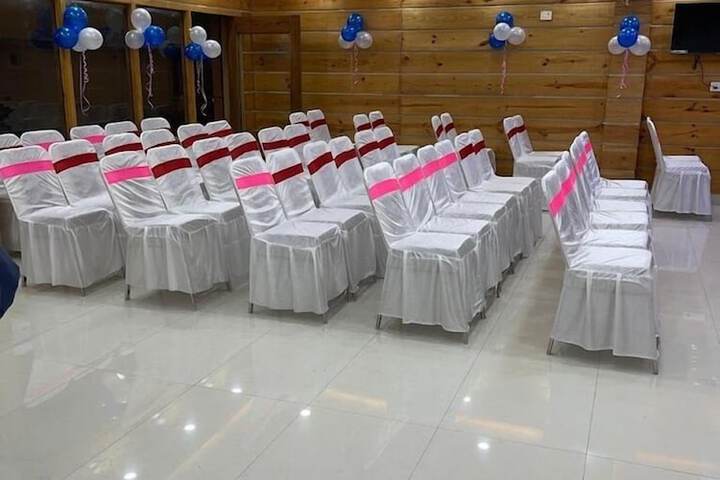 Room 6 of 8