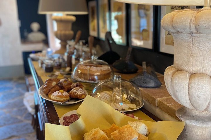 Dining 76 of 129