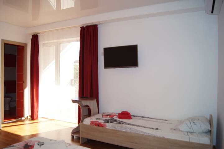 Room 16 of 34