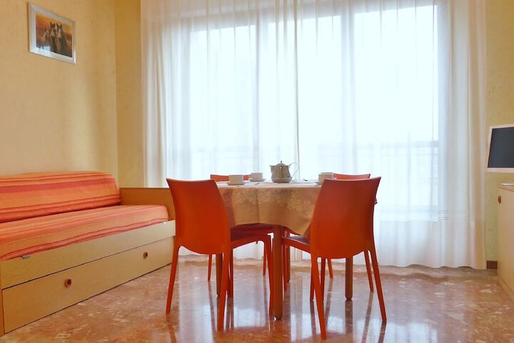 Room 13 of 46
