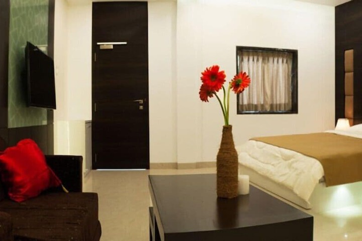 Room 7 of 10