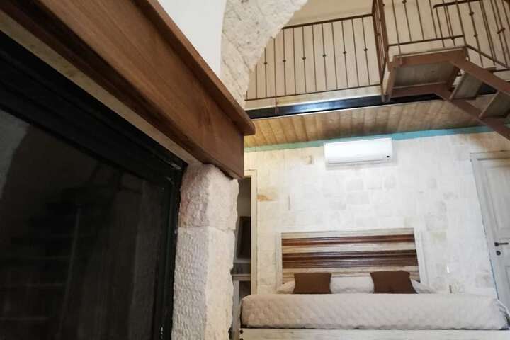 Room 4 of 22