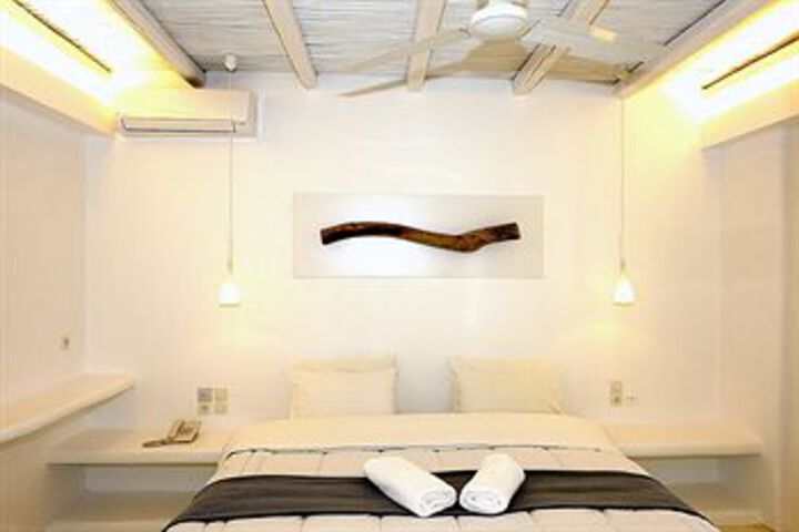 Room 12 of 38