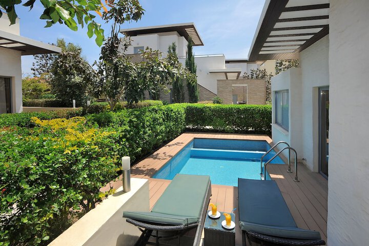 Pool 42 of 70