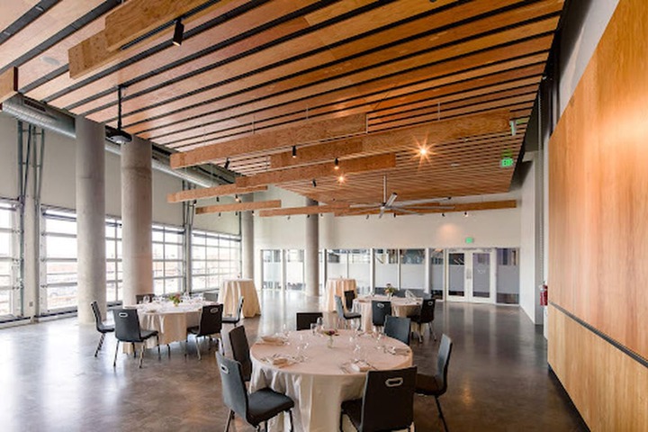 Ballroom/Hall 115 of 136