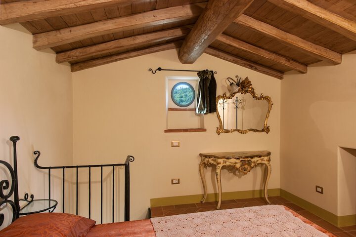 Room 15 of 25