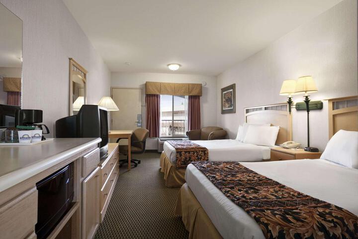 1 King Bed (2 of 7)