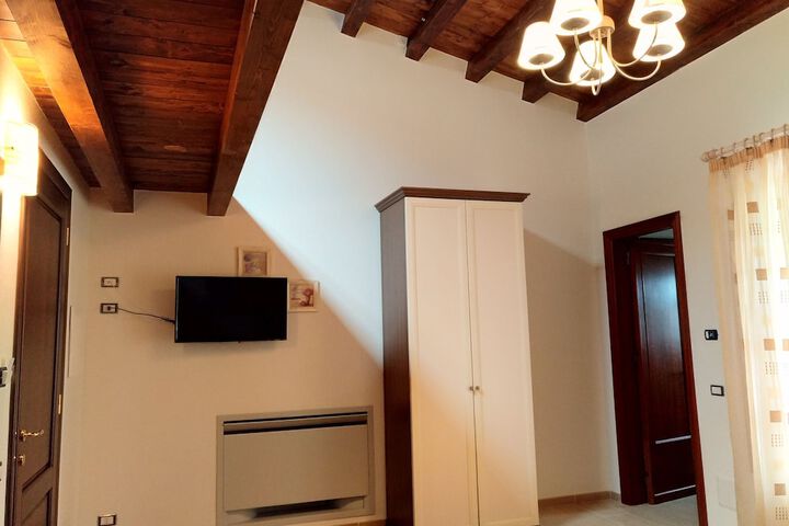 Room 16 of 97
