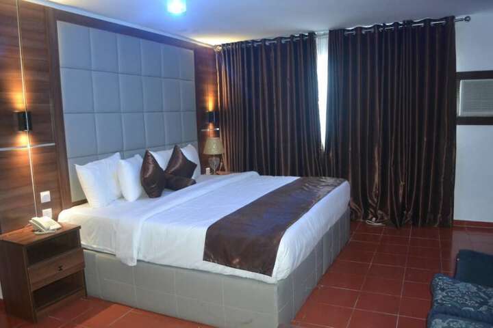 Room 4 of 19