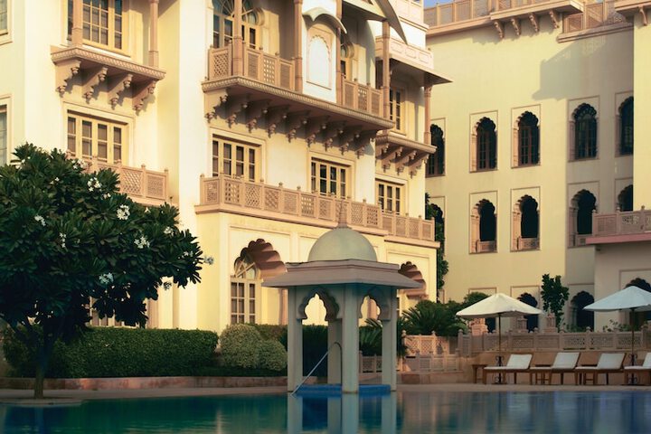 Pool Hotel