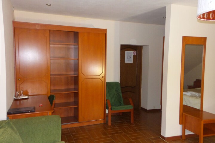 Room 20 of 39