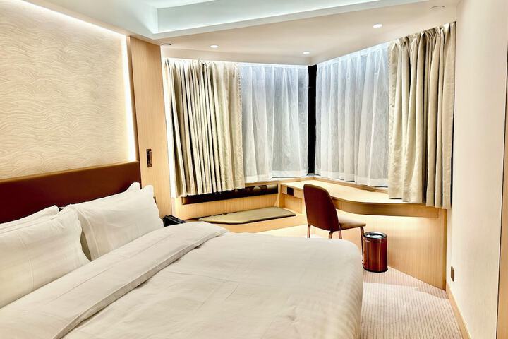 Room 43 of 60