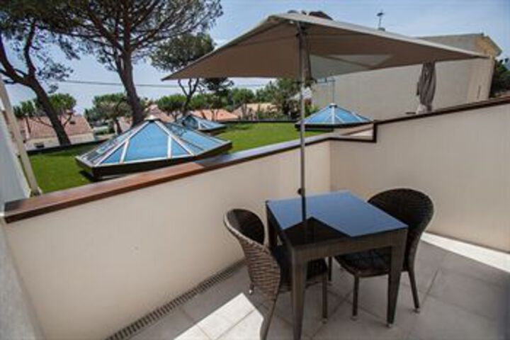Terrace/Patio 3 of 27