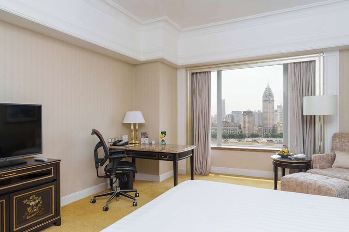 Room 121 of 229