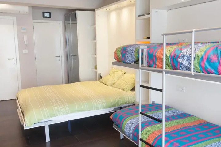Room 15 of 24