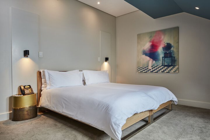 Room 5 of 73