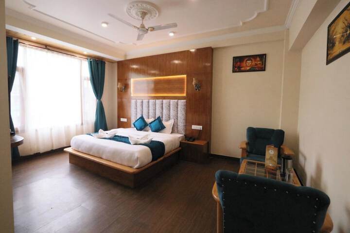 Room 27 of 37