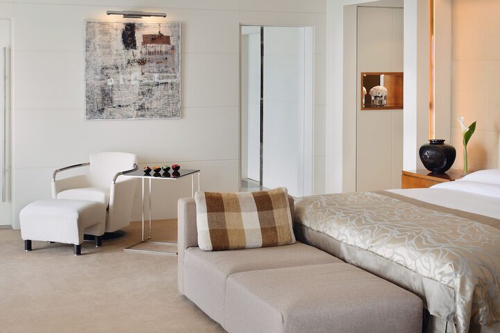 Room 5 of 315