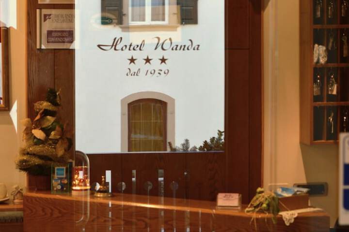 Hotel Interior 4 of 69