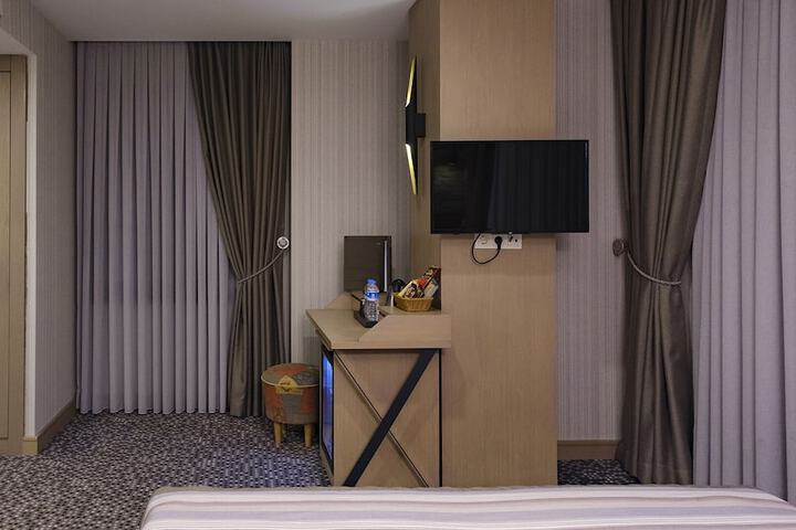 Room 12 of 107