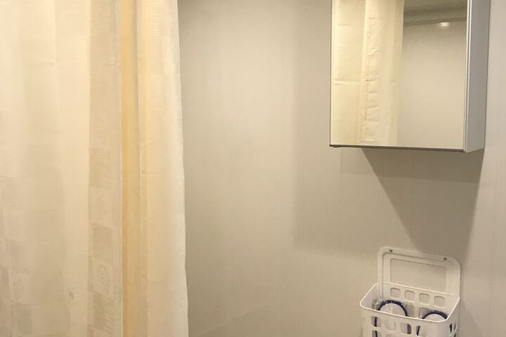 Room 51 of 64