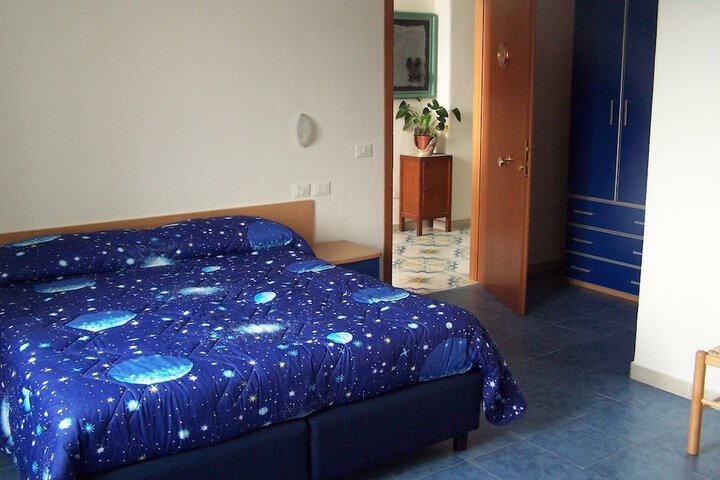 Room 3 of 20